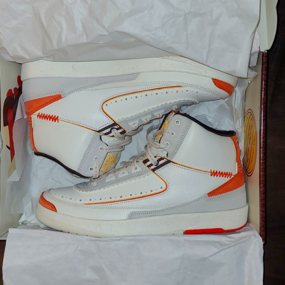 Mint condition Pre-owned Nike 2022Maison Château Rouge x AirJordan 2 'United
